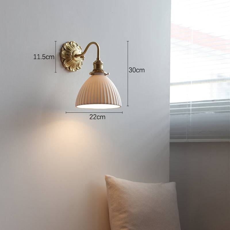 Frendorf | Elegante Messing Wandlampe für einen traditionellen Flair