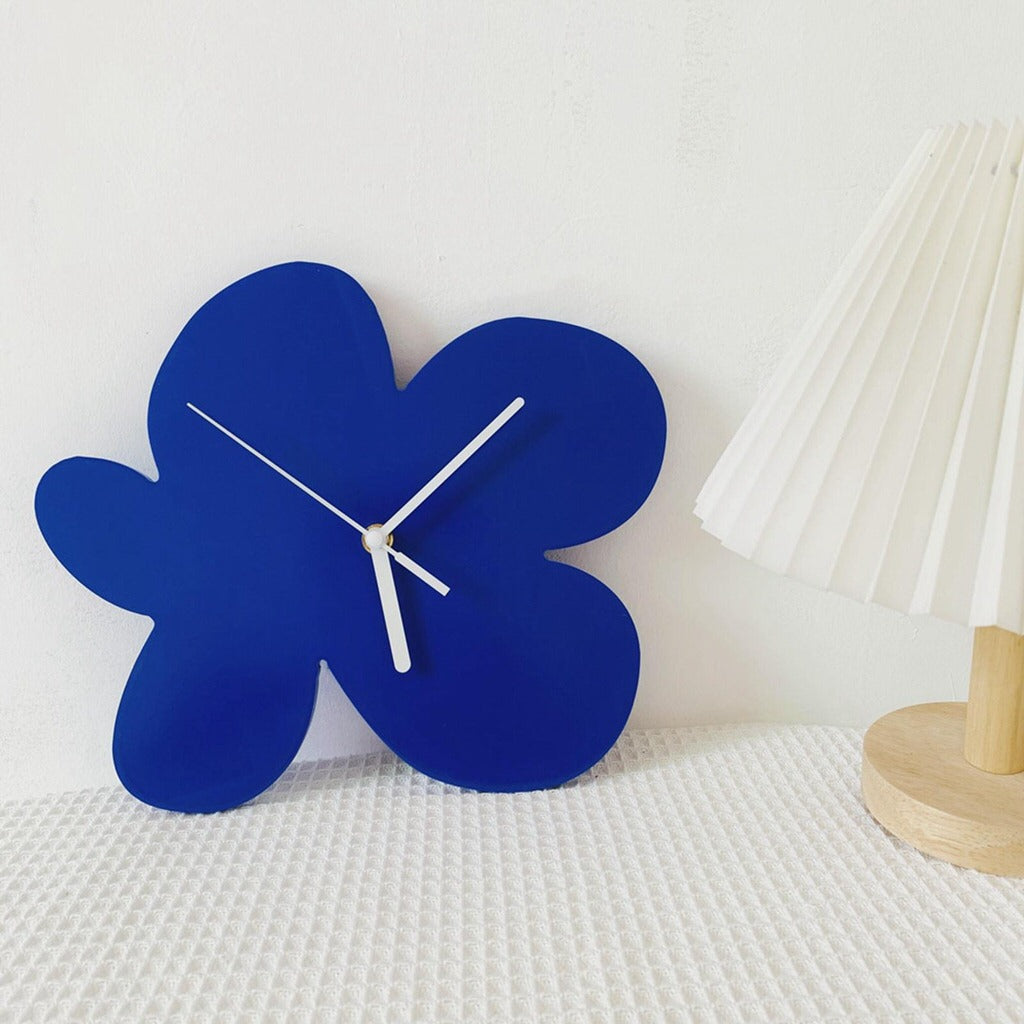 Blumen Blob Acryl Wanduhr
