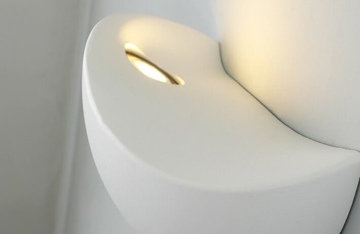 Frendorf | LED Wandleuchte Halb-Rund für einen eleganten Stil in Ihrem Raum und Büro