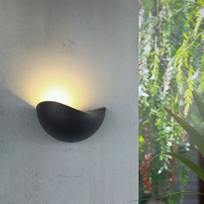 Frendorf | LED Wandleuchte Halb-Rund für einen eleganten Stil in Ihrem Raum und Büro