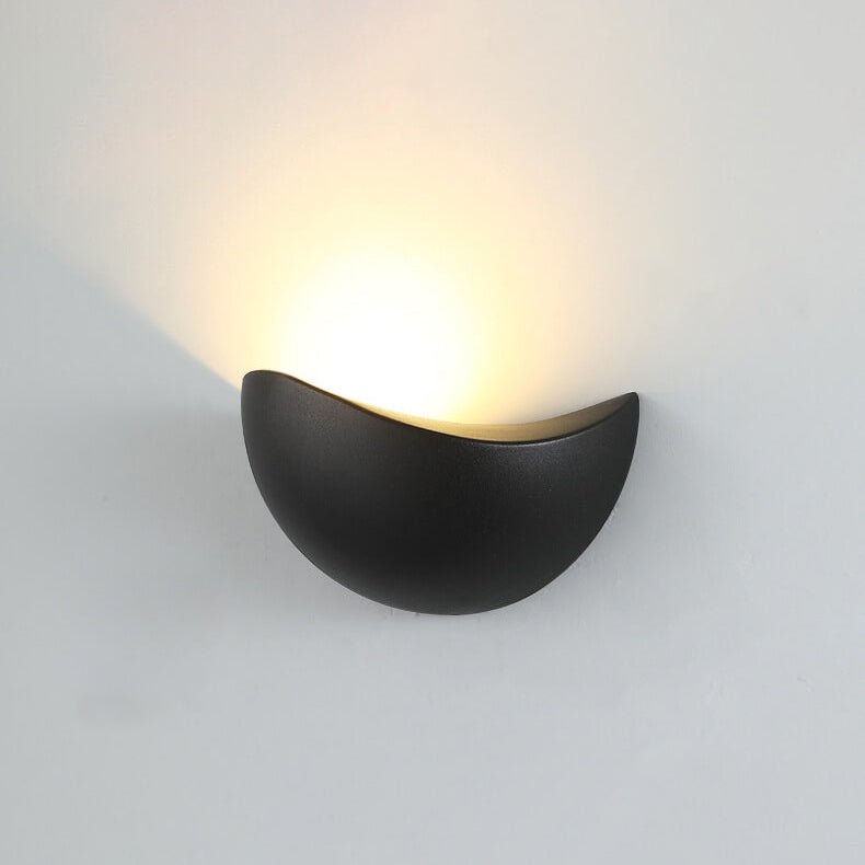 Frendorf | LED Wandleuchte Halb-Rund für einen eleganten Stil in Ihrem Raum und Büro