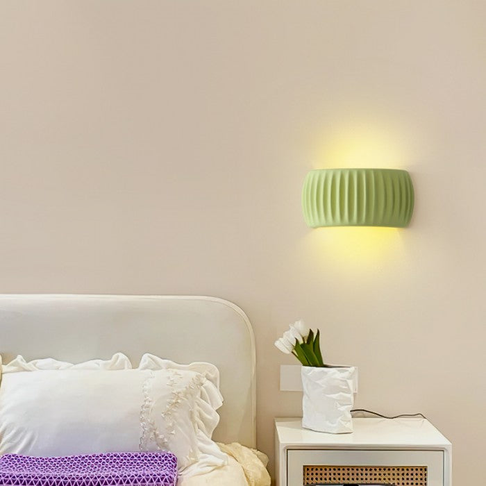 Frendorf | LuxeRib Moderne Art Deco Wandleuchte | Harz & LED Design | Stilvolle Beleuchtung für Zuhause