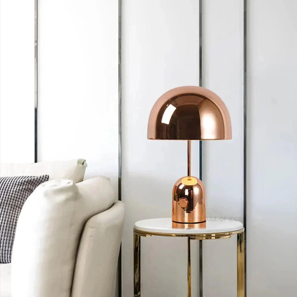 Frendorf | Wir bieten eine moderne Lampe an, um Ihr Interieur mit Liebe zu bereichern
