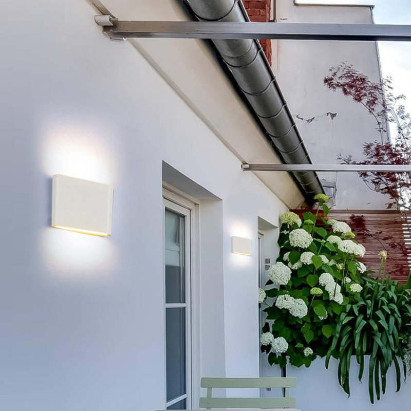 Frendorf | Beleuchten Sie Ihren Raum mit einer metallischen Wandleuchte für den Außenbereich