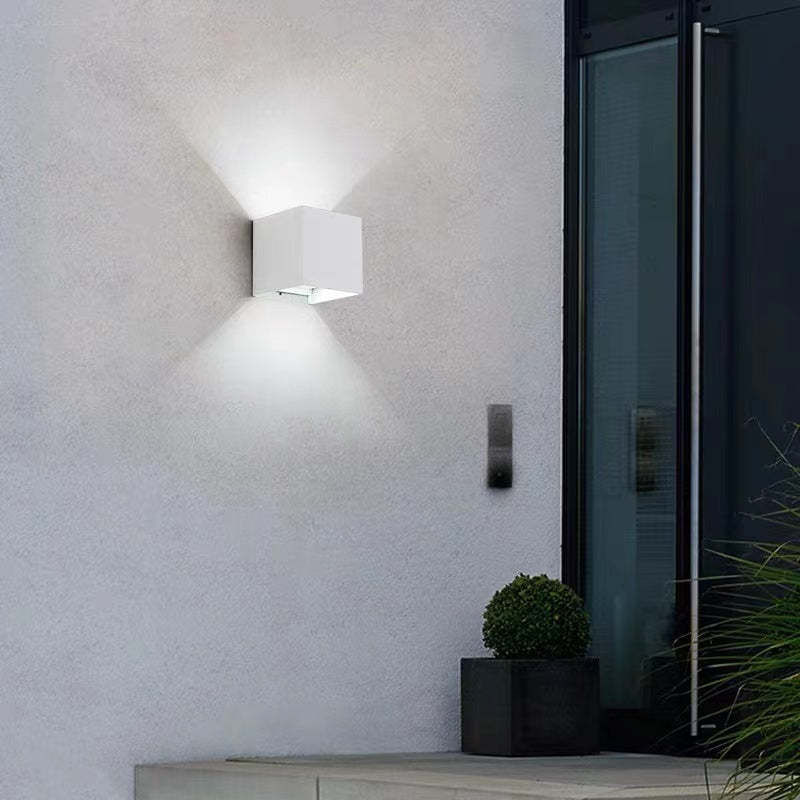Frendorf | Bringen Sie Stil in Ihren Raum mit der eleganten, verstellbaren LED-Lampe