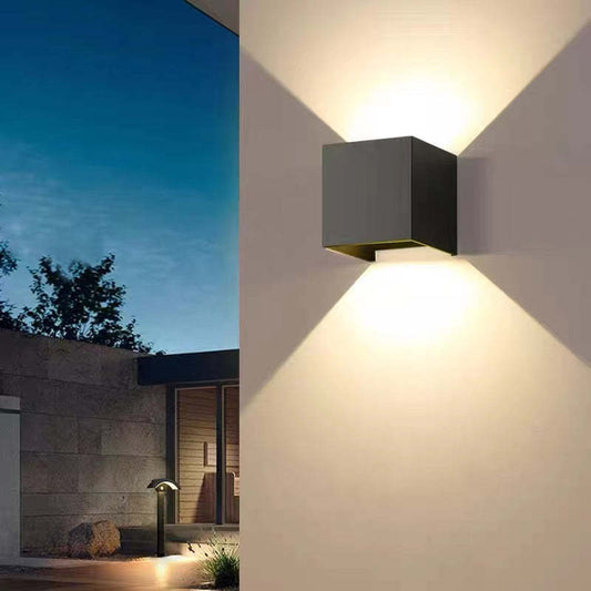 Frendorf | Bringen Sie Stil in Ihren Raum mit der eleganten, verstellbaren LED-Lampe