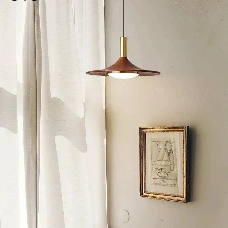 Frendorf | Beleuchten Sie Ihren Raum mit der eleganten LED Pendelleuchte aus Walnussholz