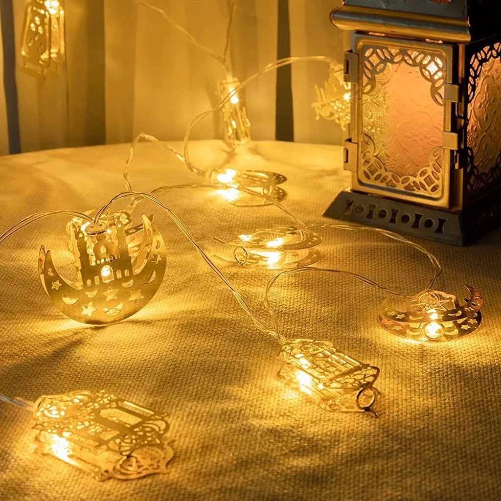 Frendorf | Bunte LED Lichterkette – Dekorative Lichter mit Mond- und Laternenmotiven für Wohnung und Garten