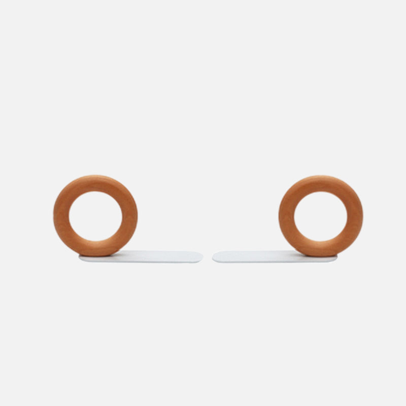 Buchständer aus Donut und Stäbchen