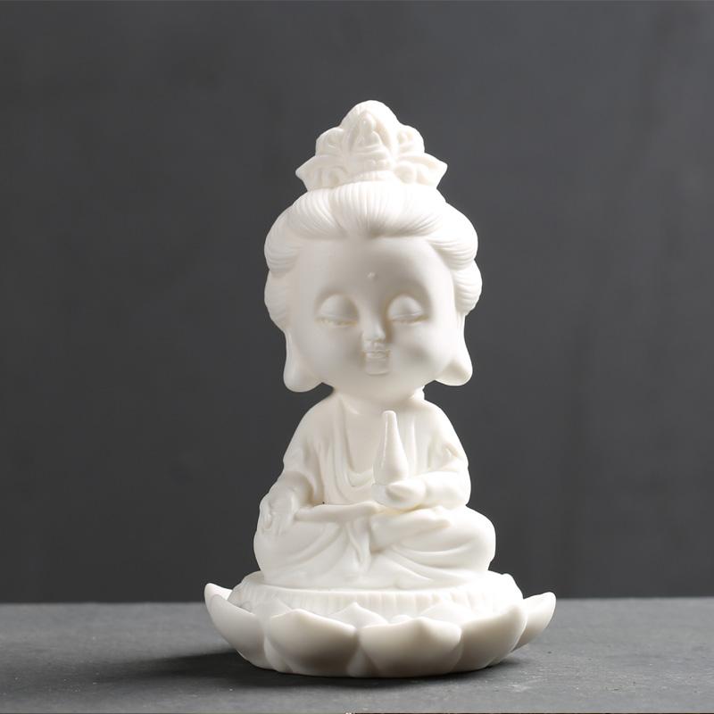 Stiller Buddha aus Keramik