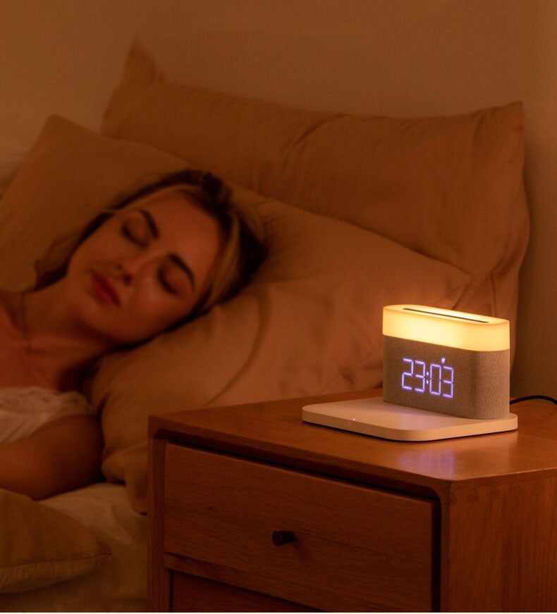 3-in-1-Drahtlosladegerät, Wecker und LED-Lampe