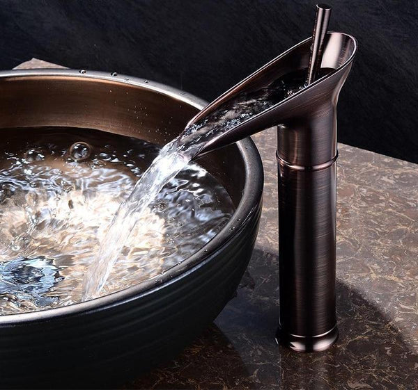 Frendorf | Vintage Retro Wasserhahn aus Antikem Messing
