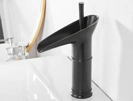 Frendorf | Vintage Retro Wasserhahn aus Antikem Messing