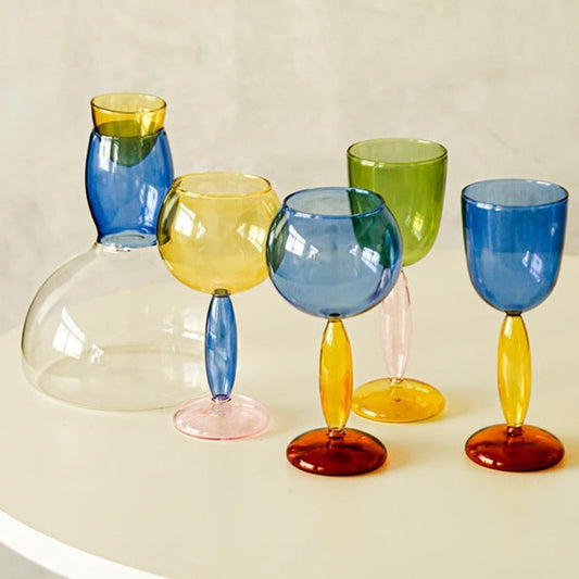 Kelch und Karaffe aus farbigem Glas von Phillips