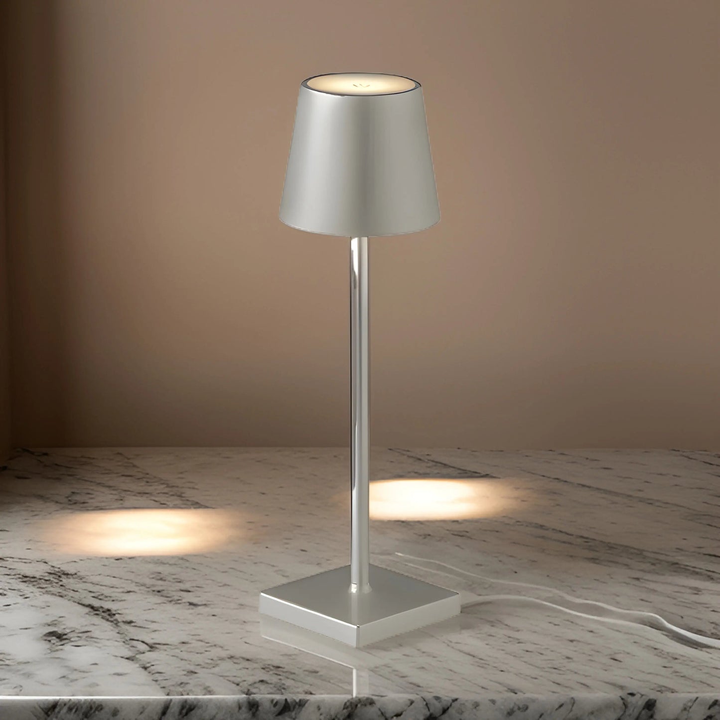 Frendorf | Nordia Light - Multifunktionale kabellose aufladbare Tischlampe
