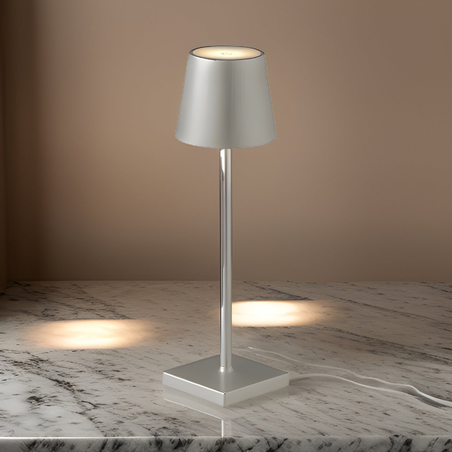 Nordia Light - Multifunktionale Schnurloser Aufladbarer Tischlampe