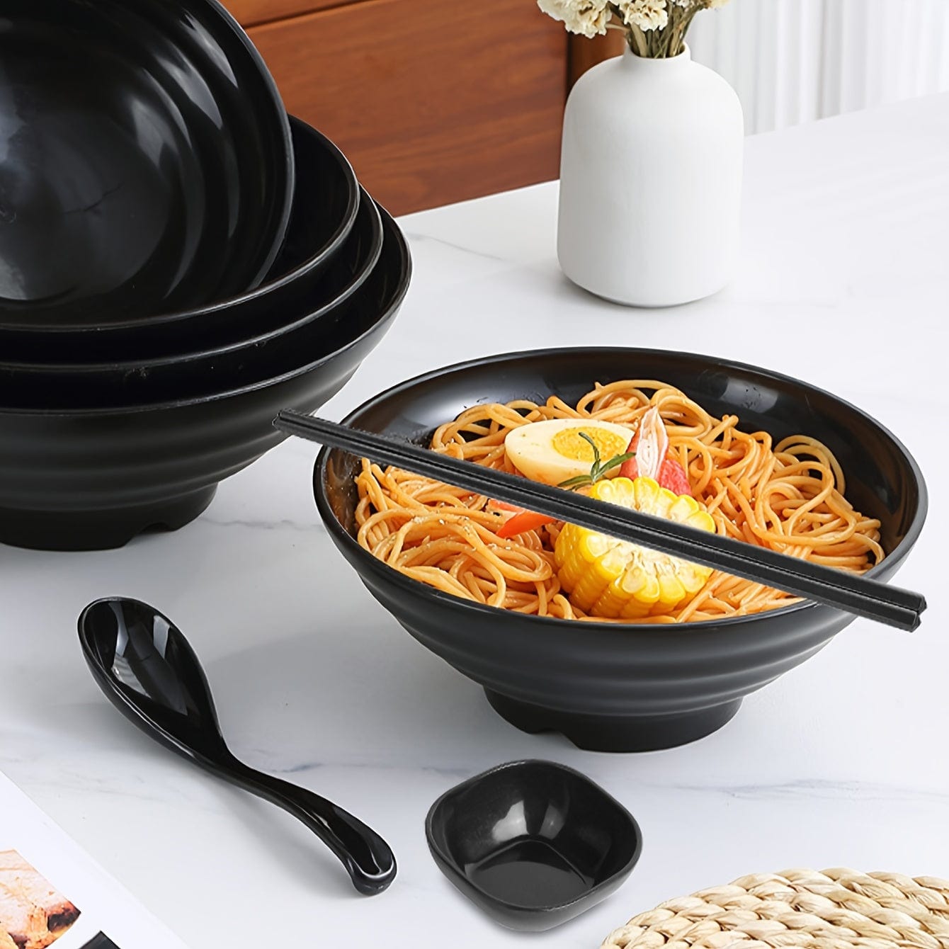 1 Set Ramen Schüssel Set mit Essstäbchen Löffel Teller, asiatische schwarze Schalen für Suppe, Reisnudeln, Ramen, Instantnudeln, für Zuhause Küche Restaurant Hotel, Küchenbedarf, Geschirr Zubehör