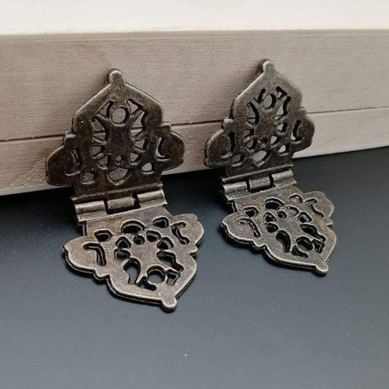 2x Antike Bronze Mini Spitzen Scharnier kleine dekorative Schmuck Holzbox Schrank Tür Stummelscharniere mit Nägeln Möbelzubehör