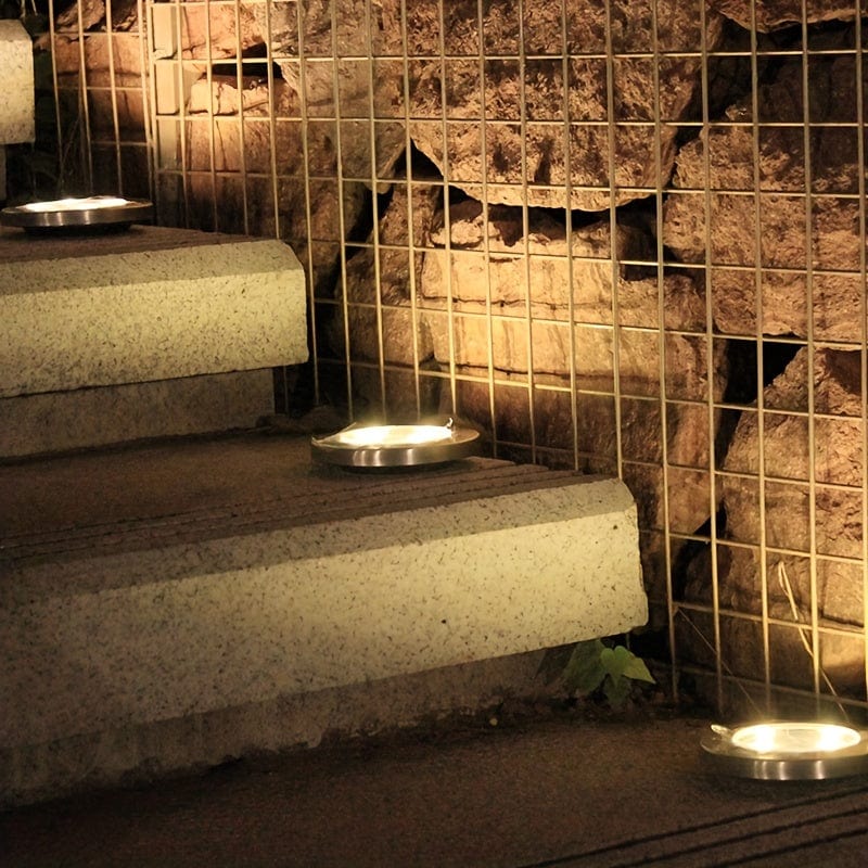 4 Stück Solar Bodenlichter 8 LEDs Solar Gartenlichter Außen Wasserdicht Gehweg Disk Bright In-Ground Landschaftsbeleuchtung Für Rasen Patio Weg Yard Stufen Deck Gehweg Licht (Warm Weiß)