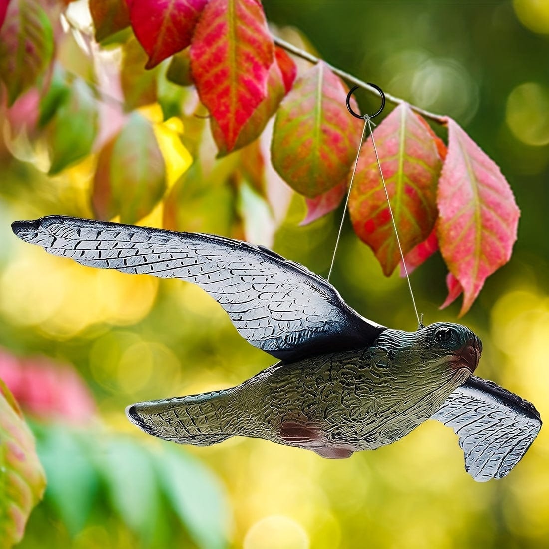 Lebensechter fliegender Falkenattrappe - Vogelabwehr mit Hängetr ger für Gartendekoration und Outdoor-Urlaubsdekoration