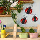3 Stück/Set Metall Süßes Marienkäfer Skulptur Wandkunst Dekor, Innen Außen Dekorativ, Rote Marienkäfer Hängend Für Garten Hinterhof Veranda Zuhause Patio Rasen Zaun Dekorationen, Kreative Feiertagsdekorationen
