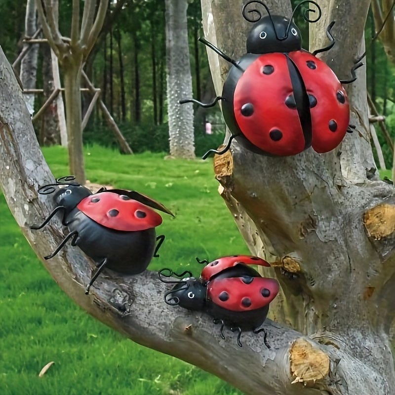 3 Stück/Set Metall Süßes Marienkäfer Skulptur Wandkunst Dekor, Innen Außen Dekorativ, Rote Marienkäfer Hängend Für Garten Hinterhof Veranda Zuhause Patio Rasen Zaun Dekorationen, Kreative Feiertagsdekorationen