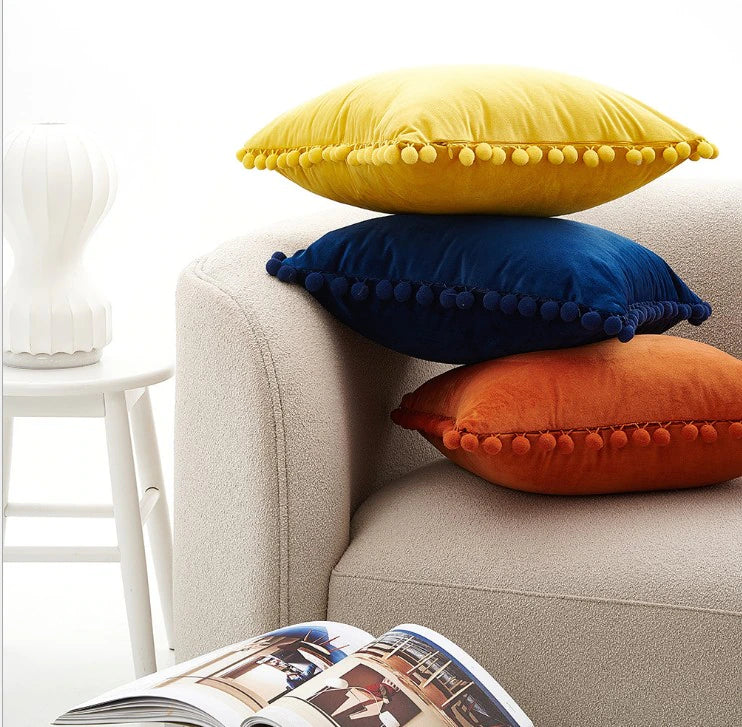 Der Luxe Pom Pom Samtkissenbezug
