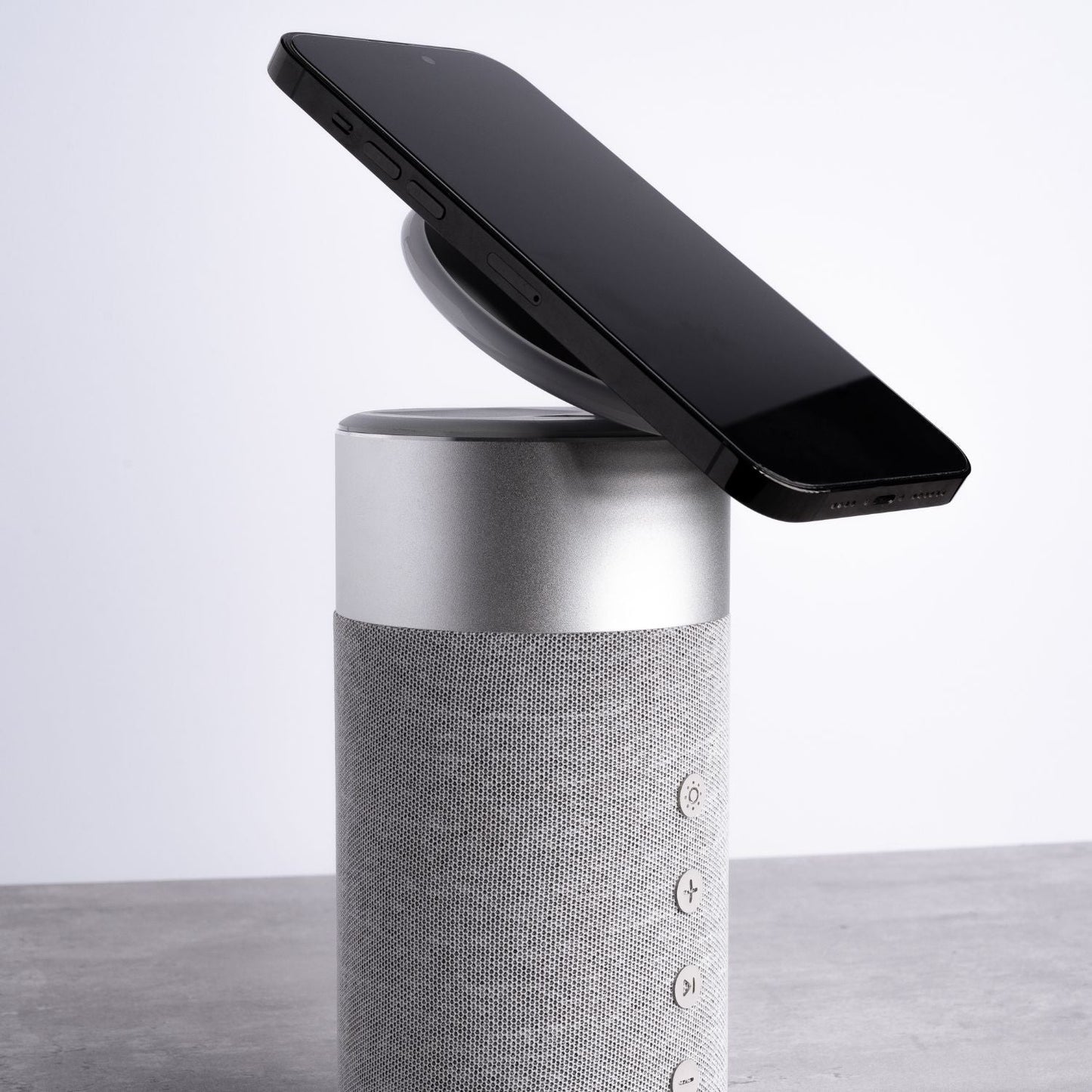 Frendorf | 2-in-1 MagSafe Ladegerät mit Bluetooth-Lautsprecher und Powerbank