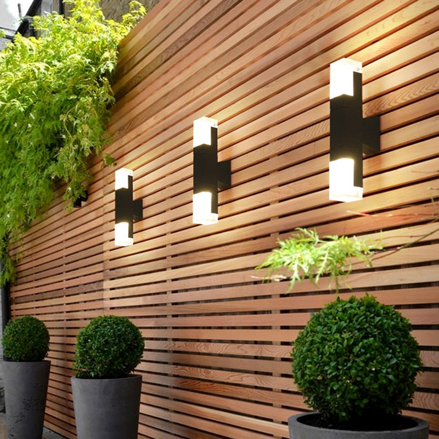 Frendorf | LumiGuard Bewegungsmelder-Wandleuchte | LED Außenleuchte | Energiesparend | Wetterfest | Ideal für Garten und Terrasse