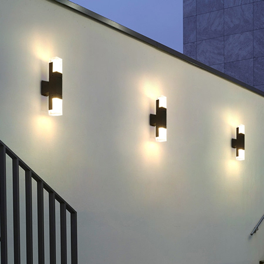 Frendorf | LumiGuard Bewegungsmelder-Wandleuchte | LED Außenleuchte | Energiesparend | Wetterfest | Ideal für Garten und Terrasse