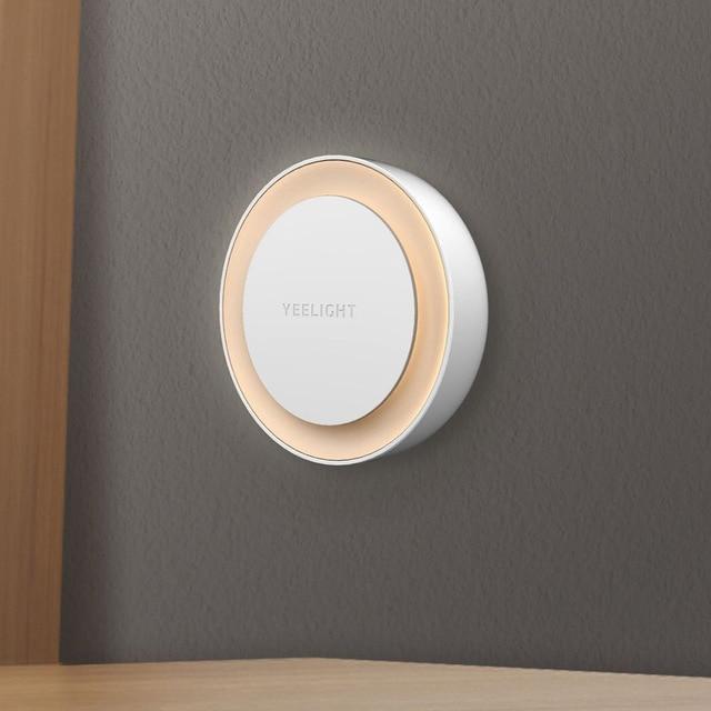 Frendorf | GlowPort Intelligentes Wandsteckdosenlicht | LED Nachtlicht | Energiesparend | Modernes Design für Zuhause