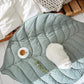 Frendorf | LeafNest Kuscheldecke im Blatt-Design | Weich & Vielseitig | Perfekt für Zuhause
