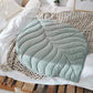 Frendorf | LeafNest Kuscheldecke im Blatt-Design | Weich & Vielseitig | Perfekt für Zuhause