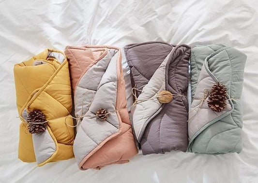 Frendorf | LeafNest Kuscheldecke im Blatt-Design | Weich & Vielseitig | Perfekt für Zuhause