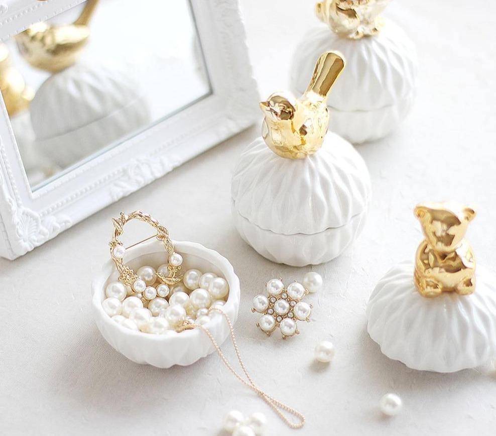 Frendorf | TreasureKeep Porzellan Schmuckaufbewahrung | Weiß & Gold | Elegantes Design | Vielseitige Schmuckbox