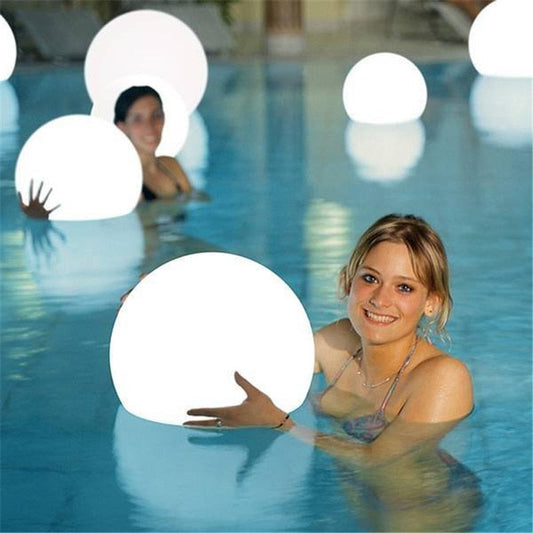 Wasserdichtes LED-Gartenkugellicht RGB