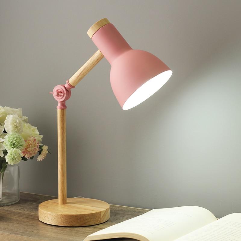 LuminoShade – Moderne Schreibtischlampe aus Holz im skandinavischen Stil