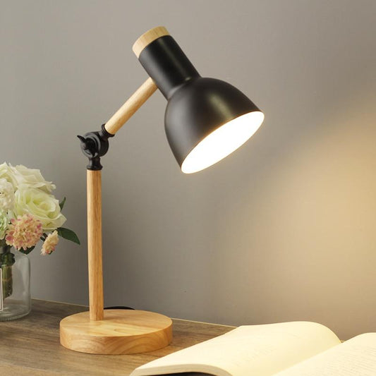 LuminoShade – Moderne Schreibtischlampe aus Holz im skandinavischen Stil