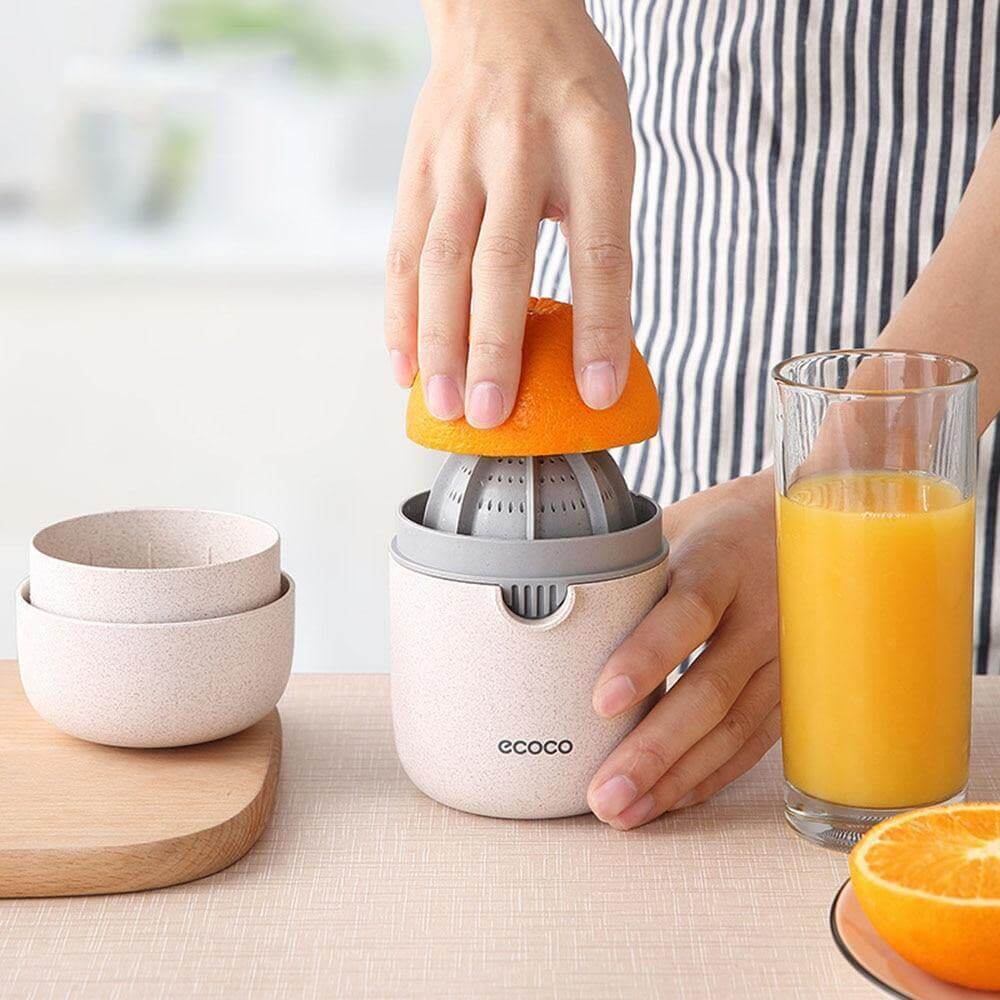Portabler einfacher Pastell Mini Entsafter
