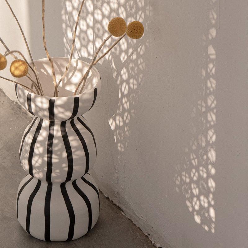 Frendorf | Dotterra Keramik Vasen Set | Handgefertigte Tribal Design Akzente | Deko-Vasen für Wohnzimmer & Flur