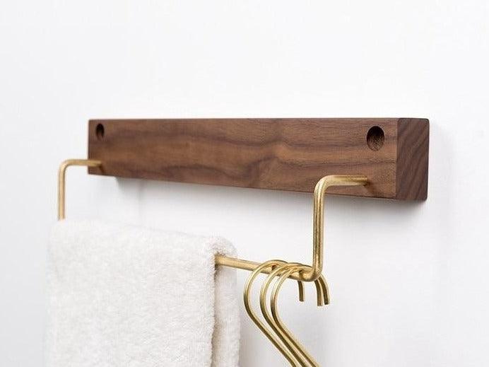 Frendorf | TowelTree Holz Handtuchständer | Minimalistisches Design | Platzsparender Handtuchhalter für Bad & Schlafzimmer