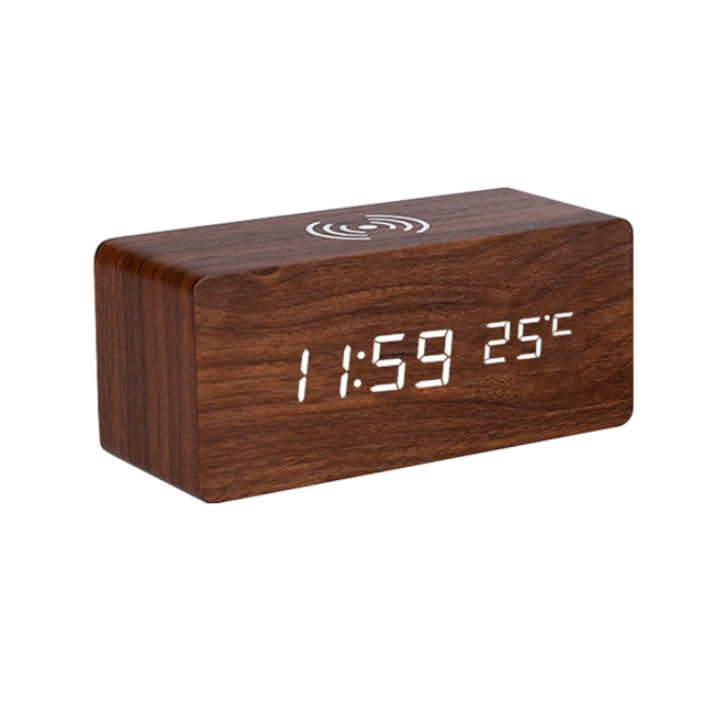 Moderner Holz-Wireless-Lade-Wecker
