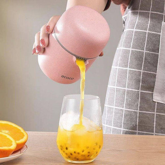 Portabler einfacher Pastell Mini Entsafter