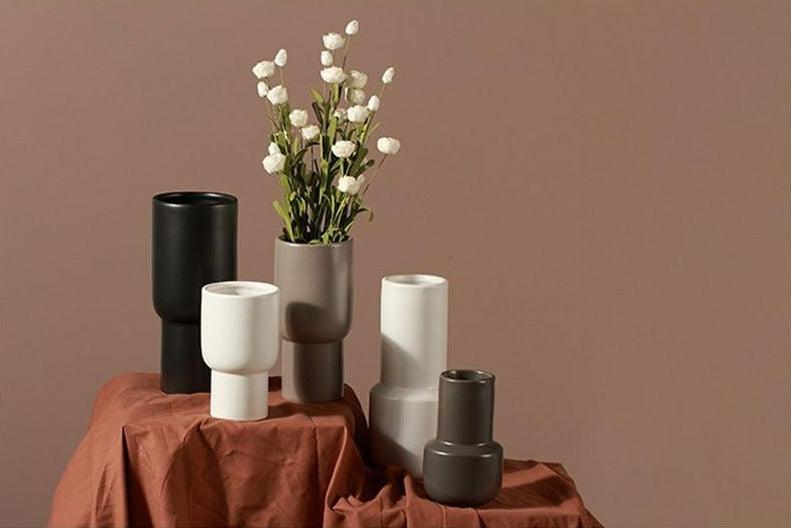 Frendorf | Vessario Keramik Vasen Set | Monochrome Design | Handgefertigte Deko-Vasen für Wohnzimmer & Schlafzimmer