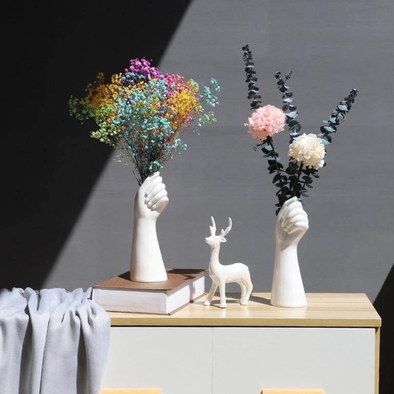 Frendorf | HandVase White Ceramic Blumenvasen | Kreatives Hand-Design | Stilvolle Tischdeko