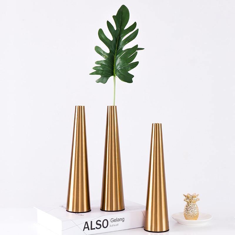 Frendorf | AurumVase Goldene Metall-Kegelvase | Modernes Design | Elegante Wohnakzente