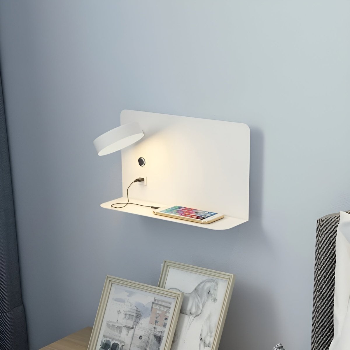 GlowCharge LED Wandleuchte mit USB-Ladegerät | Moderne Beleuchtung mit Schalter