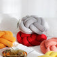 Frendorf | Knotta Twist Baumwoll Kissen | Dekoratives Knotenkissen | Weich & Stylisch | Für Wohnzimmer & Schlafzimmer