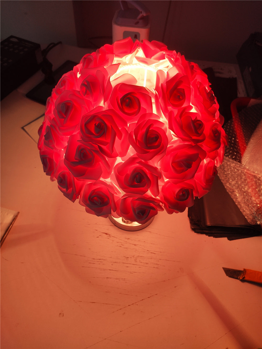 Rose Blüten Nachttischlampe