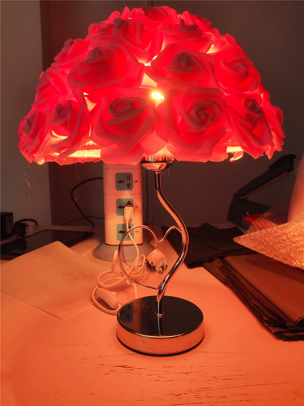 Rose Blüten Nachttischlampe